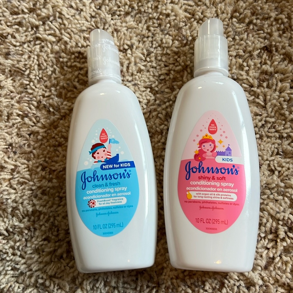 BNWT Johnson’s Kids Clean & Fresh and Shiny & Soft Conditioning Spray Bundle!